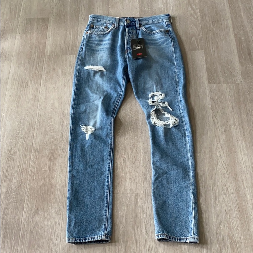 NWT Levi’s 501 distressed skinny jeans